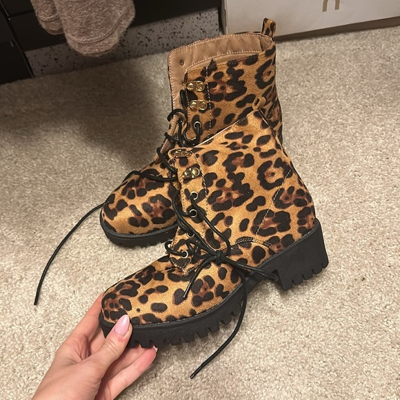 Lulus Devyn Leopard Print Lace-Up Ankle Boots NWOT - Picture 10 of 10